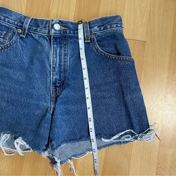 Levi's 550 Cutoffs Size 6 Denim Shorts Zip Fly - Picture 7 of 9